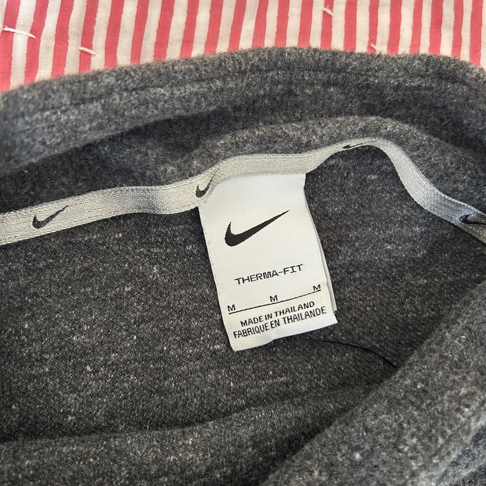 Nike mock neck sweater NWOT - Picture 3 of 3